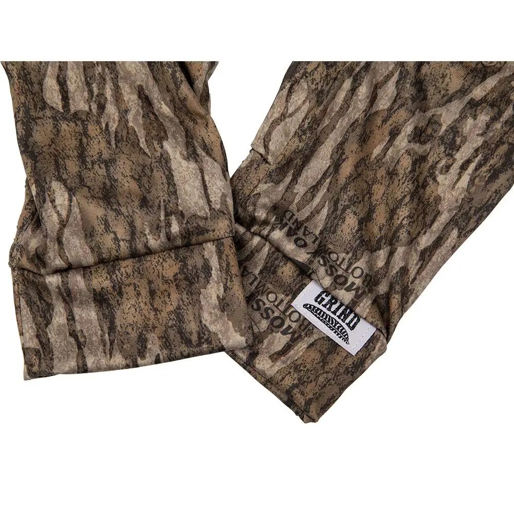 Grind Mossy Oak Bottomland Gloves with Clear Dot Grip & Iphone Touch Sensitive
